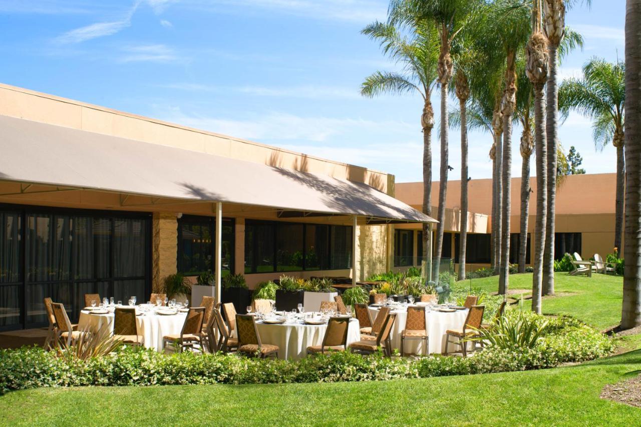 Sheraton Park Hotel At The Anaheim Resort Exterior photo