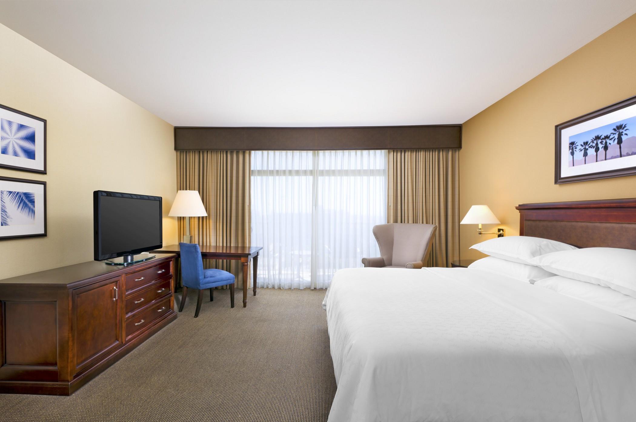 Sheraton Park Hotel At The Anaheim Resort Room photo